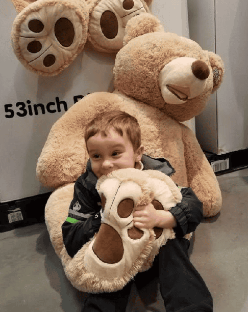 Lucas : In honor of Kris and Jason Artz